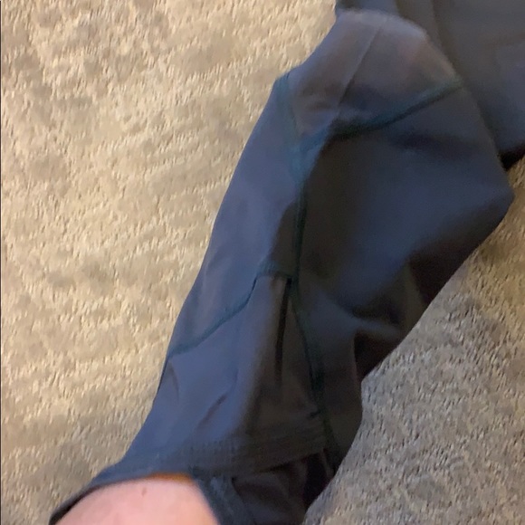 Grey Capri Yoga Pant - Picture 4 of 5